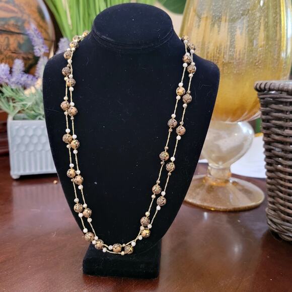 Vintage Long Necklace with Bronze Rose Beads and Faux Pearls Gold Tone Jewelry - Picture 4 of 10